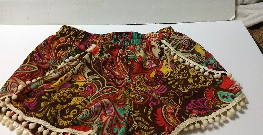 QREE Women's Size Large Tribal Boho Shorts
